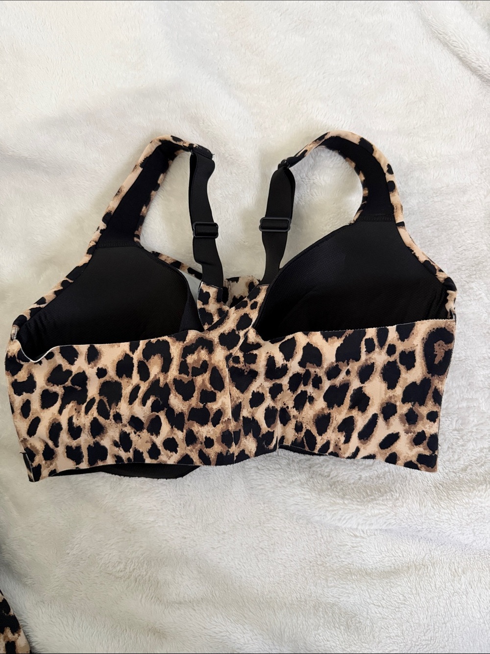 Victoria's Secret Leopard Print Leggings & Sports Bra (34DDD) - Beige/Black - Picture 5 of 6